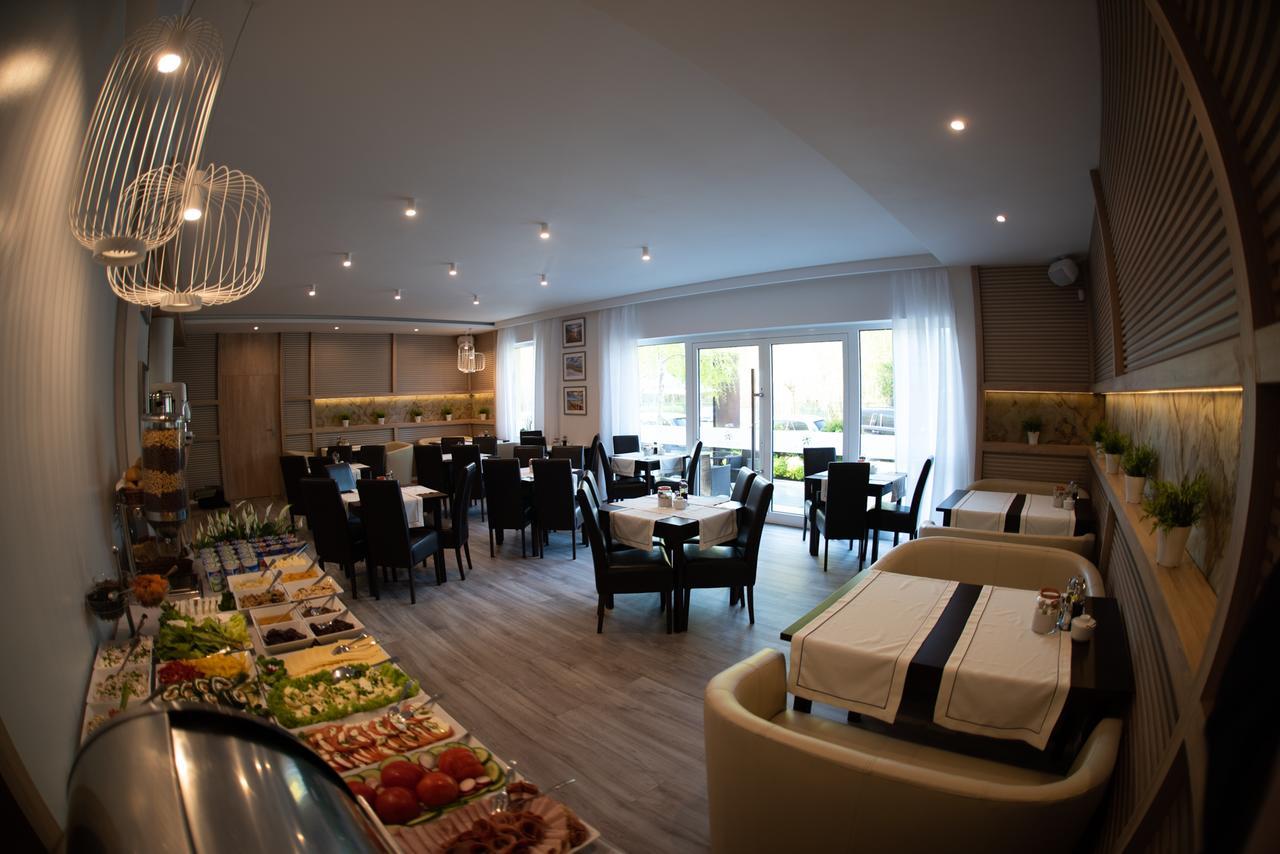 Hotel Nadmorski Леба Екстериор снимка